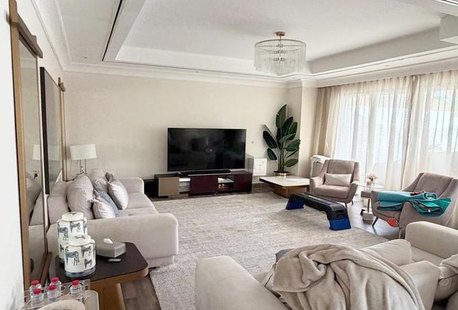 Spacious 4BR villa | Large Yard | Unfurnished