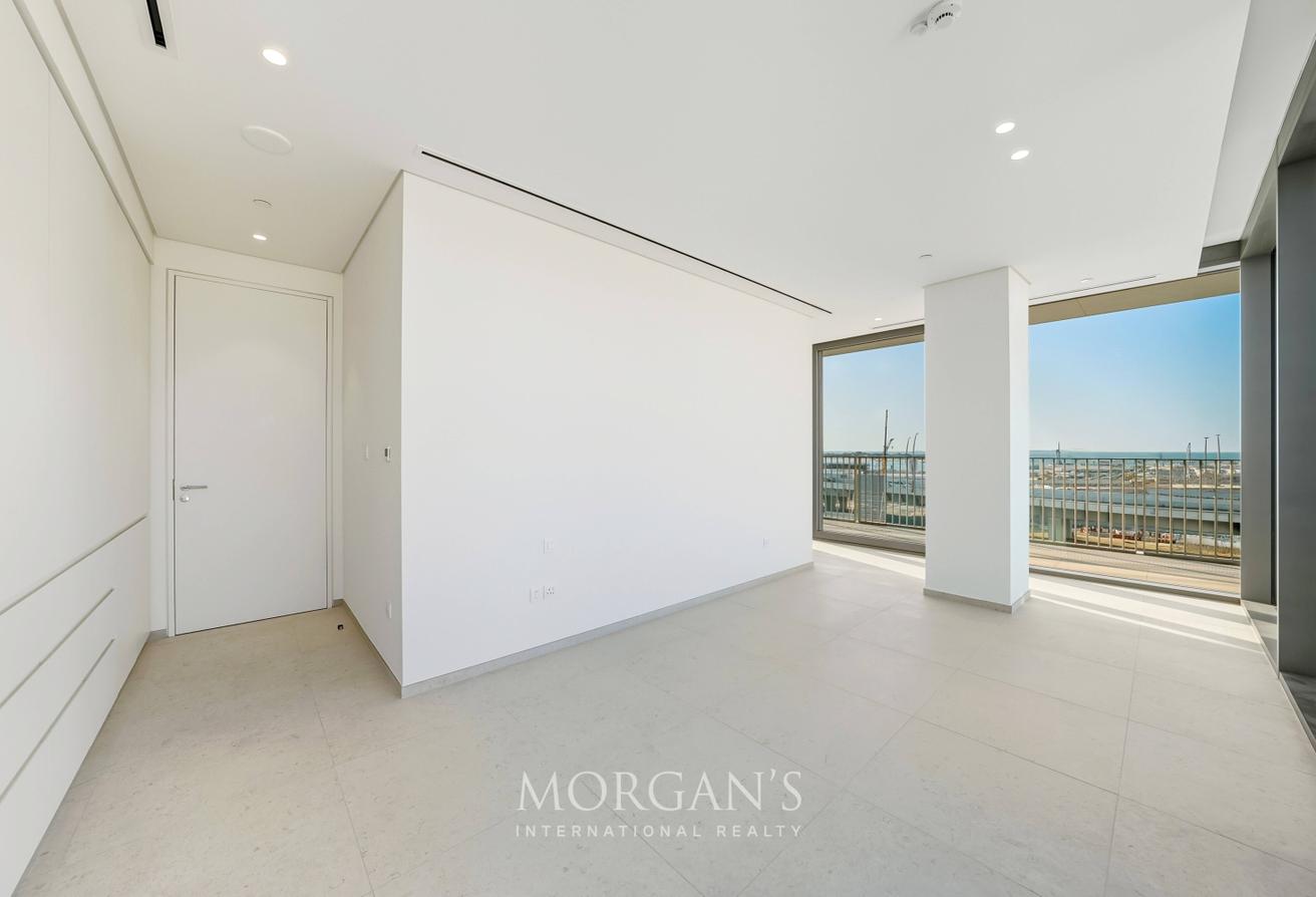 4BR Apartment | Canal Views | Unfurnished photo 12