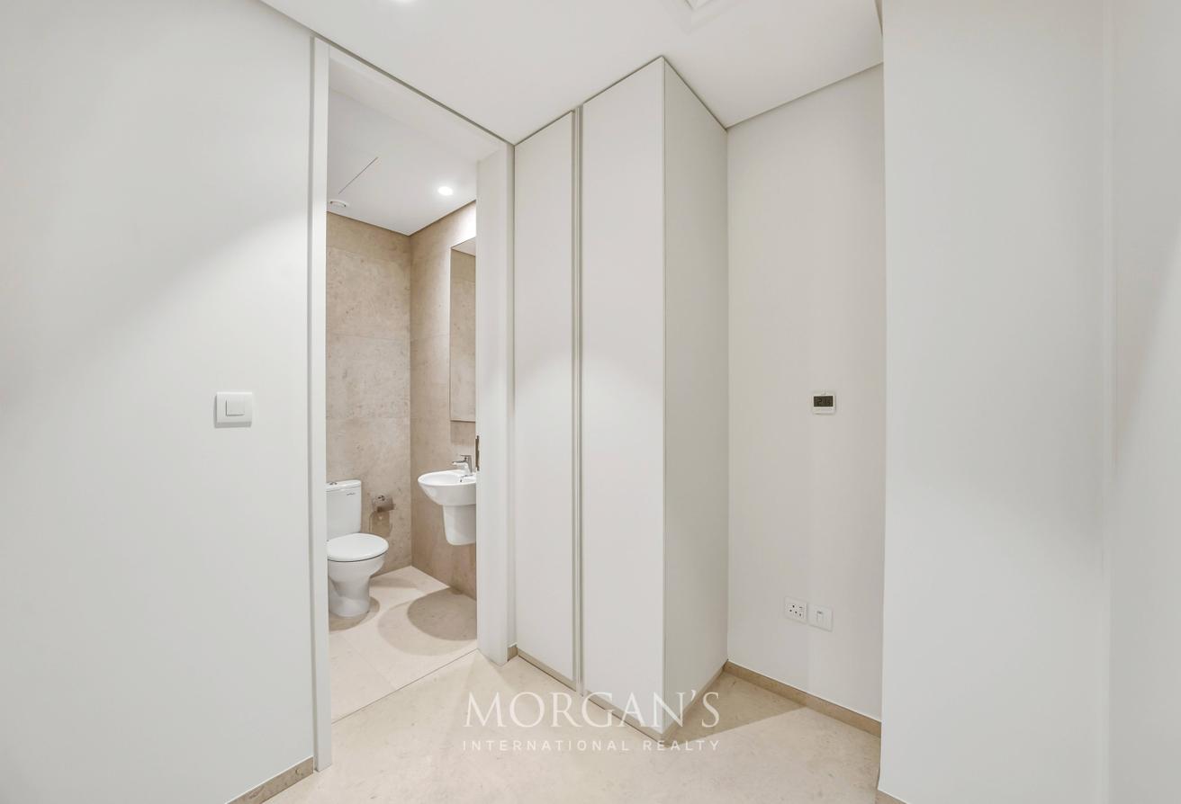 4BR Apartment | Canal Views | Unfurnished photo 15