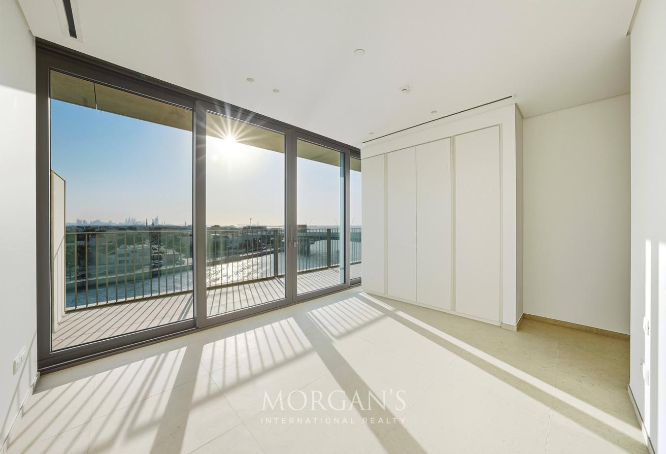 4BR Apartment | Canal Views | Unfurnished photo 8