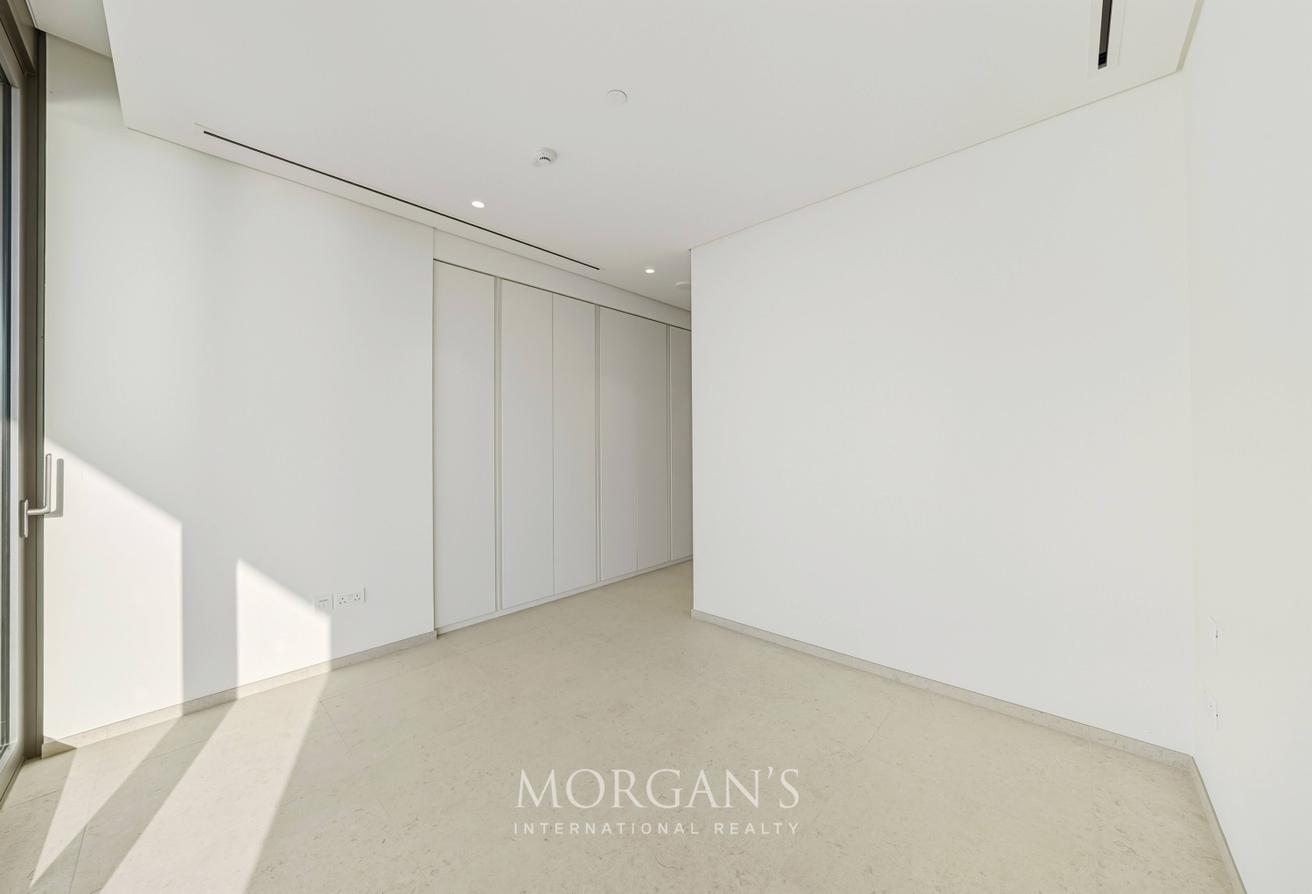 4BR Apartment | Canal Views | Unfurnished photo 16