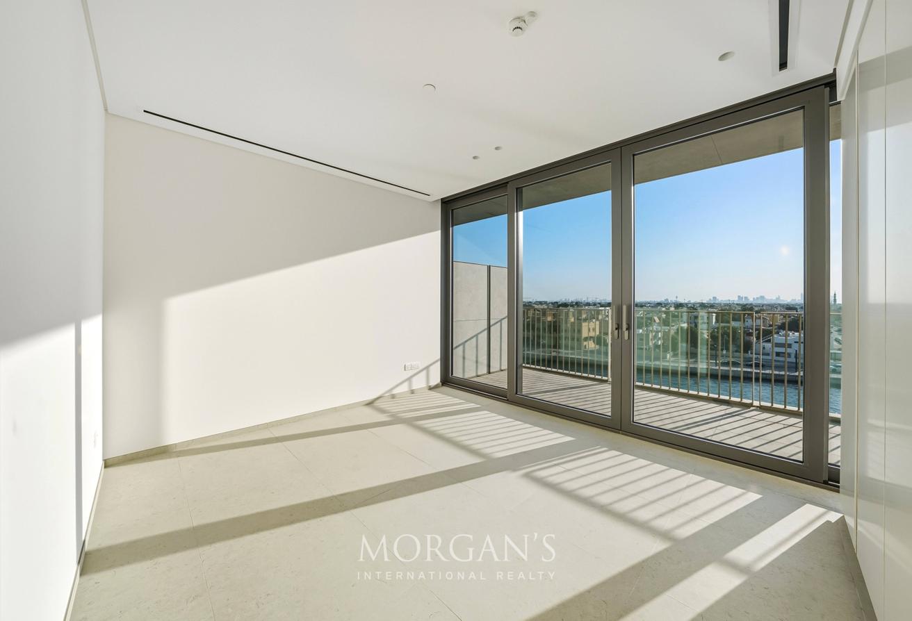 4BR Apartment | Canal Views | Unfurnished photo 5