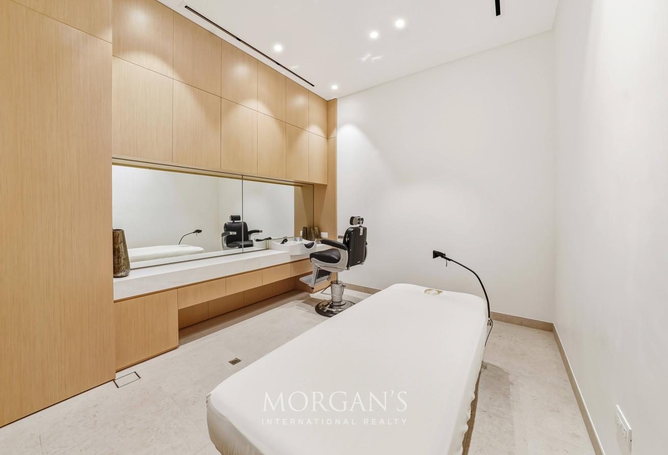 4BR Apartment | Canal Views | Unfurnished photo 22