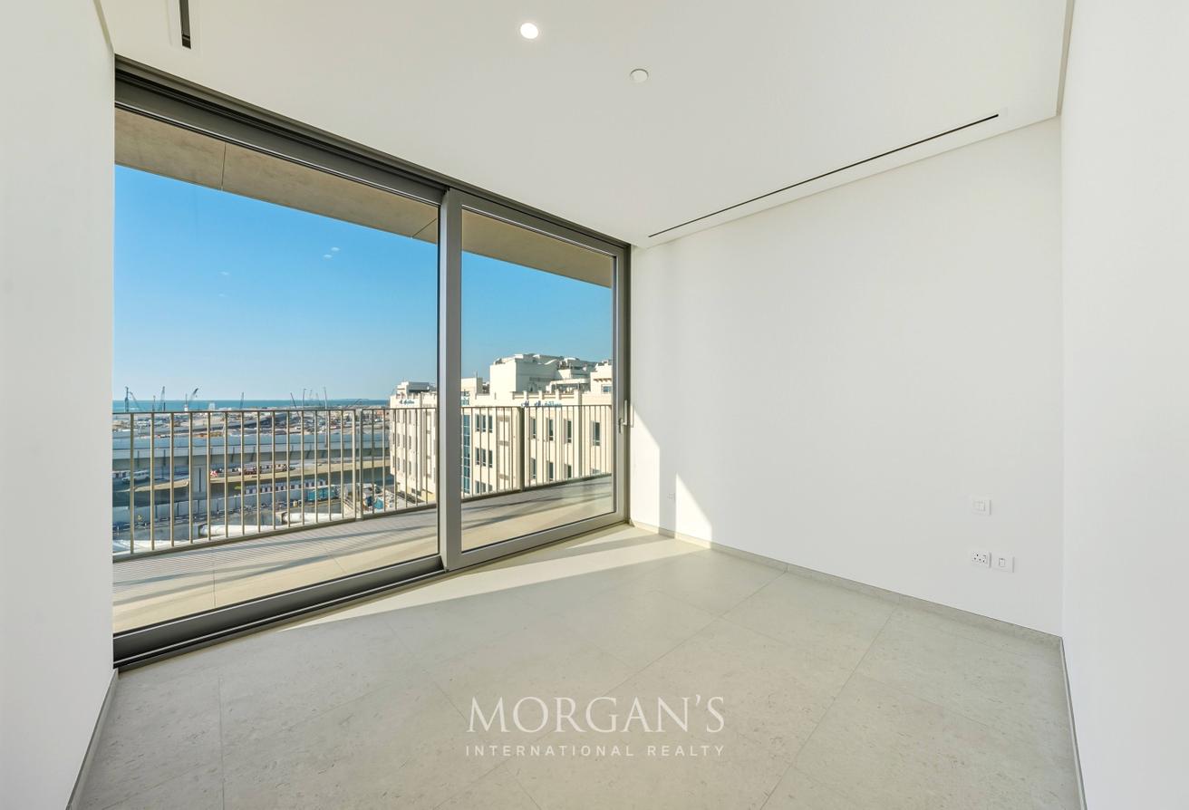 4BR Apartment | Canal Views | Unfurnished photo 10
