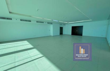 Apartment - 4 - 6 for rent in Al Ain Tower - Khalidiya Street - Al Khalidiya - Abu Dhabi