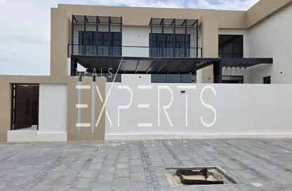 Villa - 4 Bedrooms - 7+ Bathrooms for rent in Alreeman II - Al Shamkha - Abu Dhabi