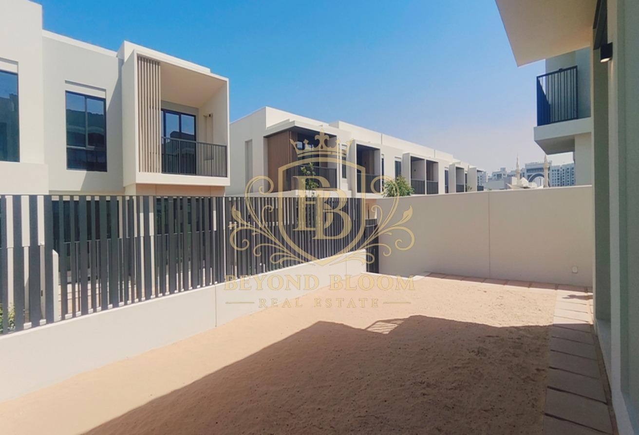 4 Bed+Maid | Vastu Compliant | Single Row photo 15