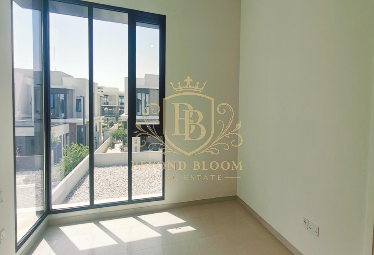 4 Bed+Maid | Vastu Compliant | Single Row photo 7