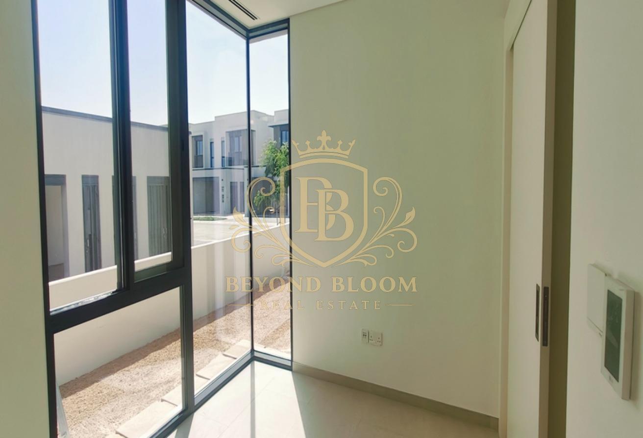 4 Bed+Maid | Vastu Compliant | Single Row photo 10