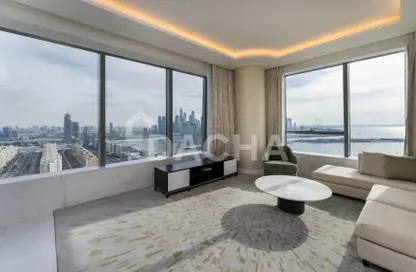 Apartment - 1 Bedroom - 2 Bathrooms for rent in The Palm Tower - Palm Jumeirah - Dubai