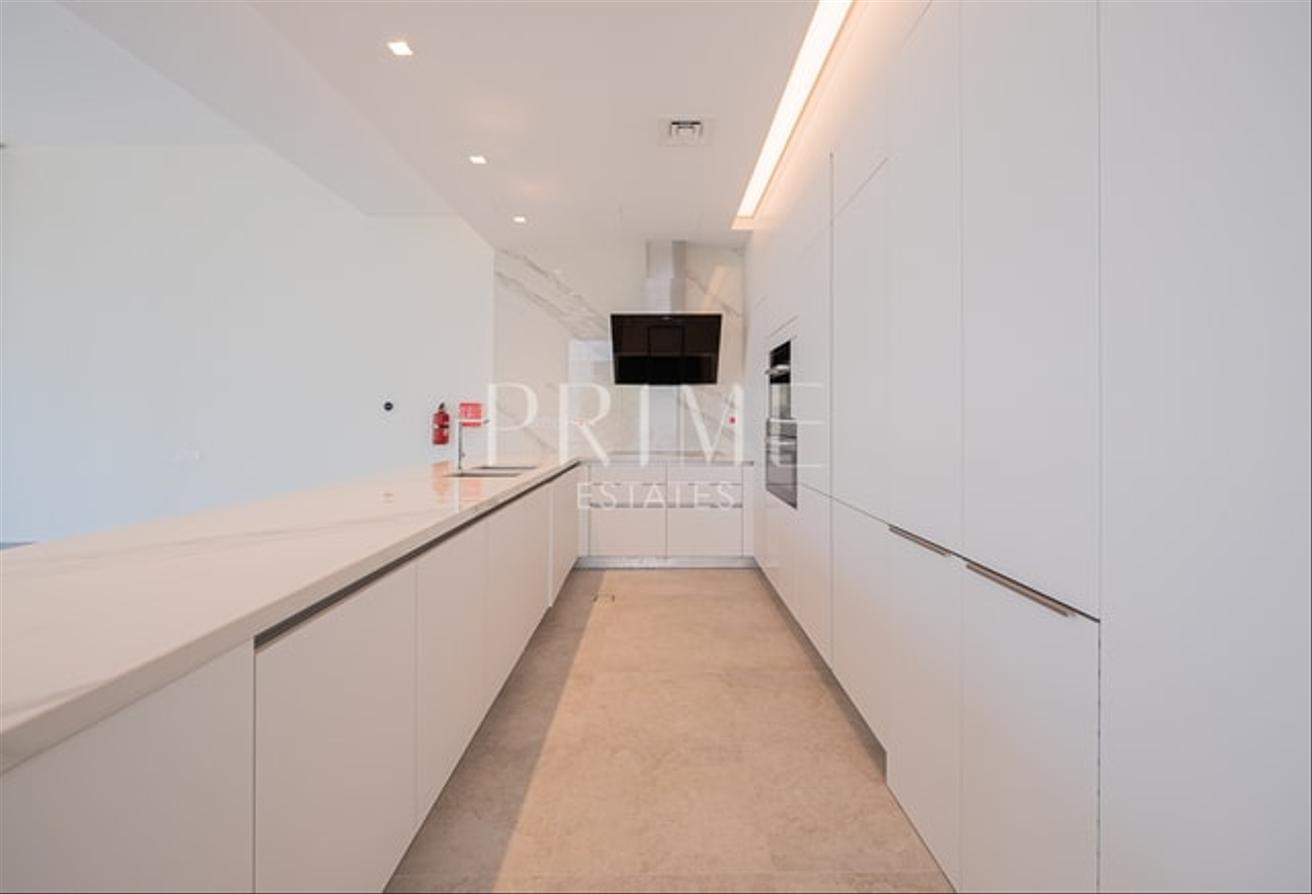 Live in Elegance | 4BR Villa | Landscaped photo 3