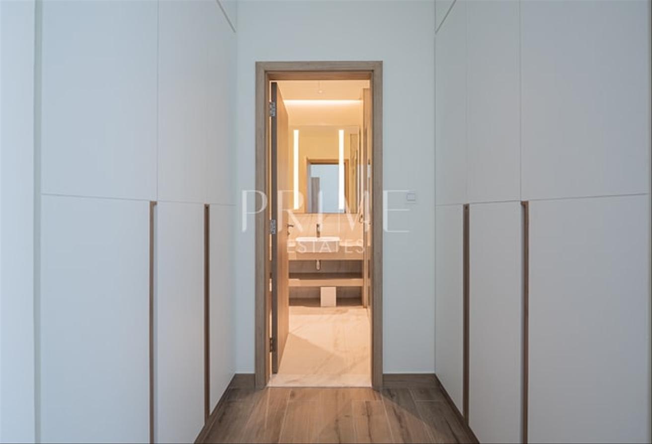 Live in Elegance | 4BR Villa | Landscaped photo 16