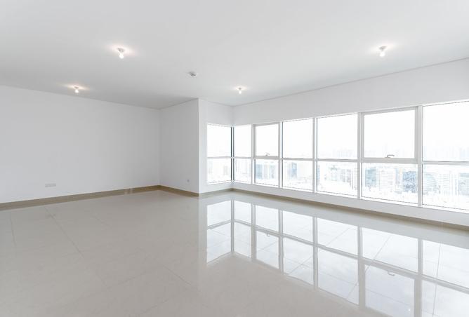 Huge 3br with Parking Facilities-Direct from Owner