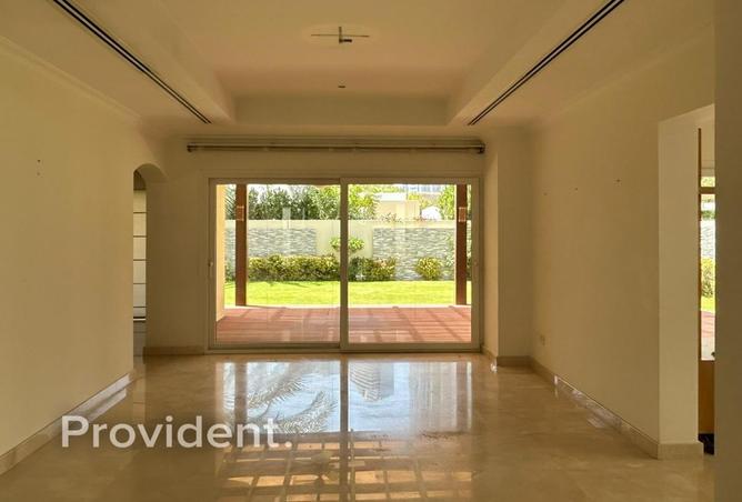 75030339 - Property Image 2