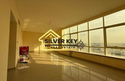 Apartment - 2 - 4 for rent in Al Majaz 2 - Al Majaz - Sharjah