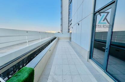 Apartment - 2 - 3 for rent in Airport Road Area - Al Garhoud - Dubai