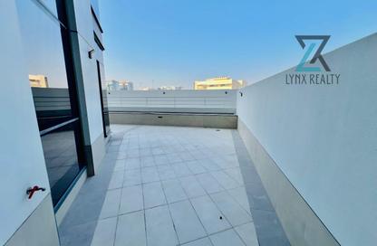 Apartment - 2 - 3 for rent in Airport Road Area - Al Garhoud - Dubai