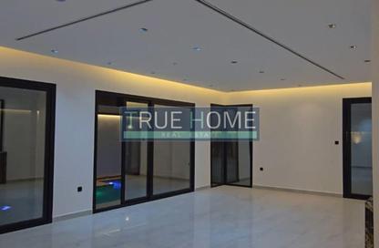 Villa - 4 - 6 for sale in Hoshi - Al Badie - Sharjah Villa - 4 - 6 for sale in Hoshi - Al Badie - Sharjah