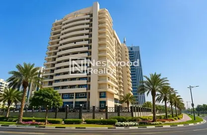 Apartment - 3 Bedrooms - 4 Bathrooms for sale in Royal Residence 1 - Royal Residence - Dubai Sports City - Dubai