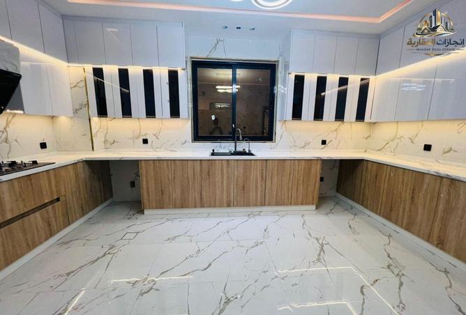 82782694 - Property Image 3