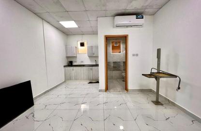 Apartment - Studio - 1 Bathroom for rent in Al Khalidiya - Abu Dhabi