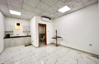 Apartment - Studio - 1 Bathroom for rent in Al Khalidiya - Abu Dhabi