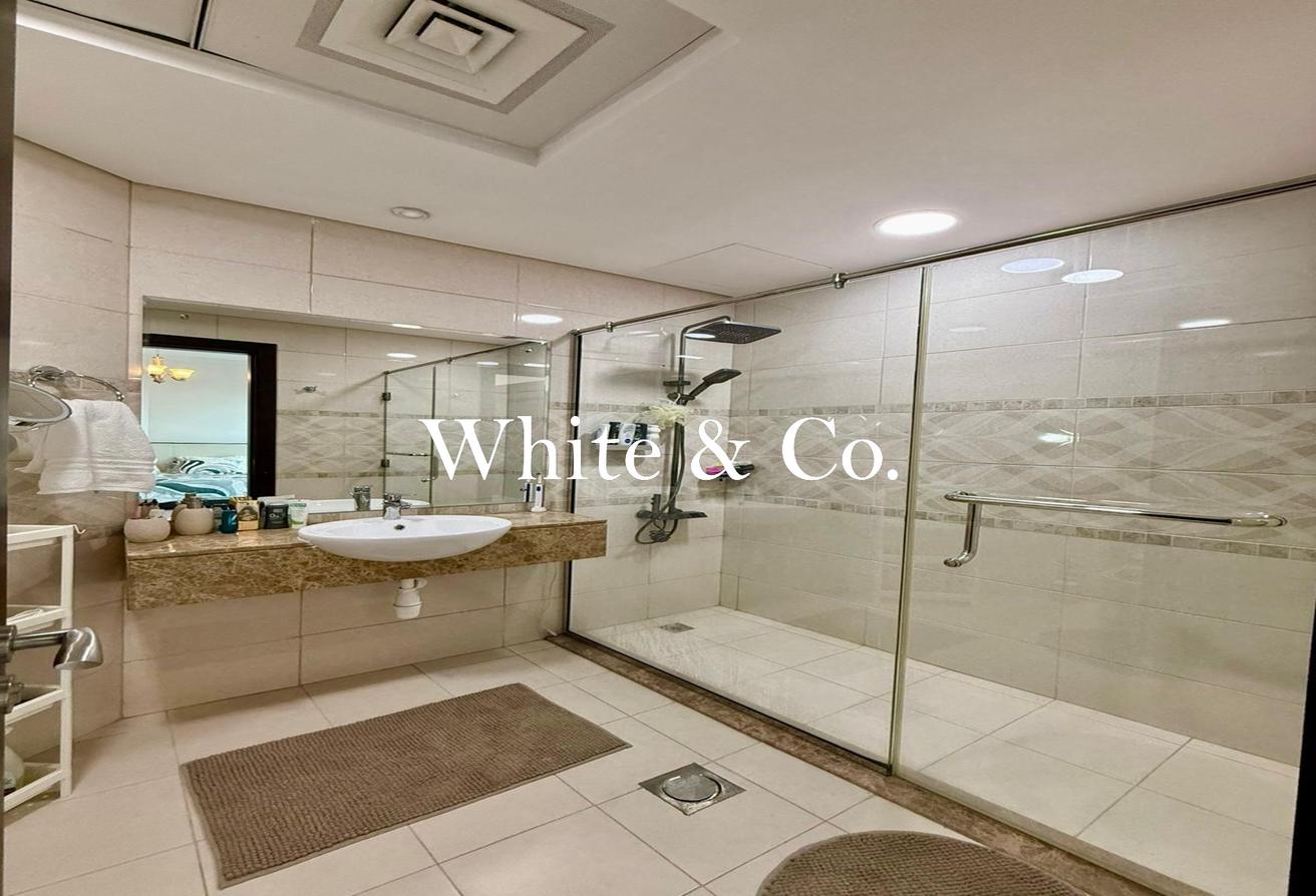 HIGH FLOOR | VIEWS | VACANT | FURNISHED photo 9