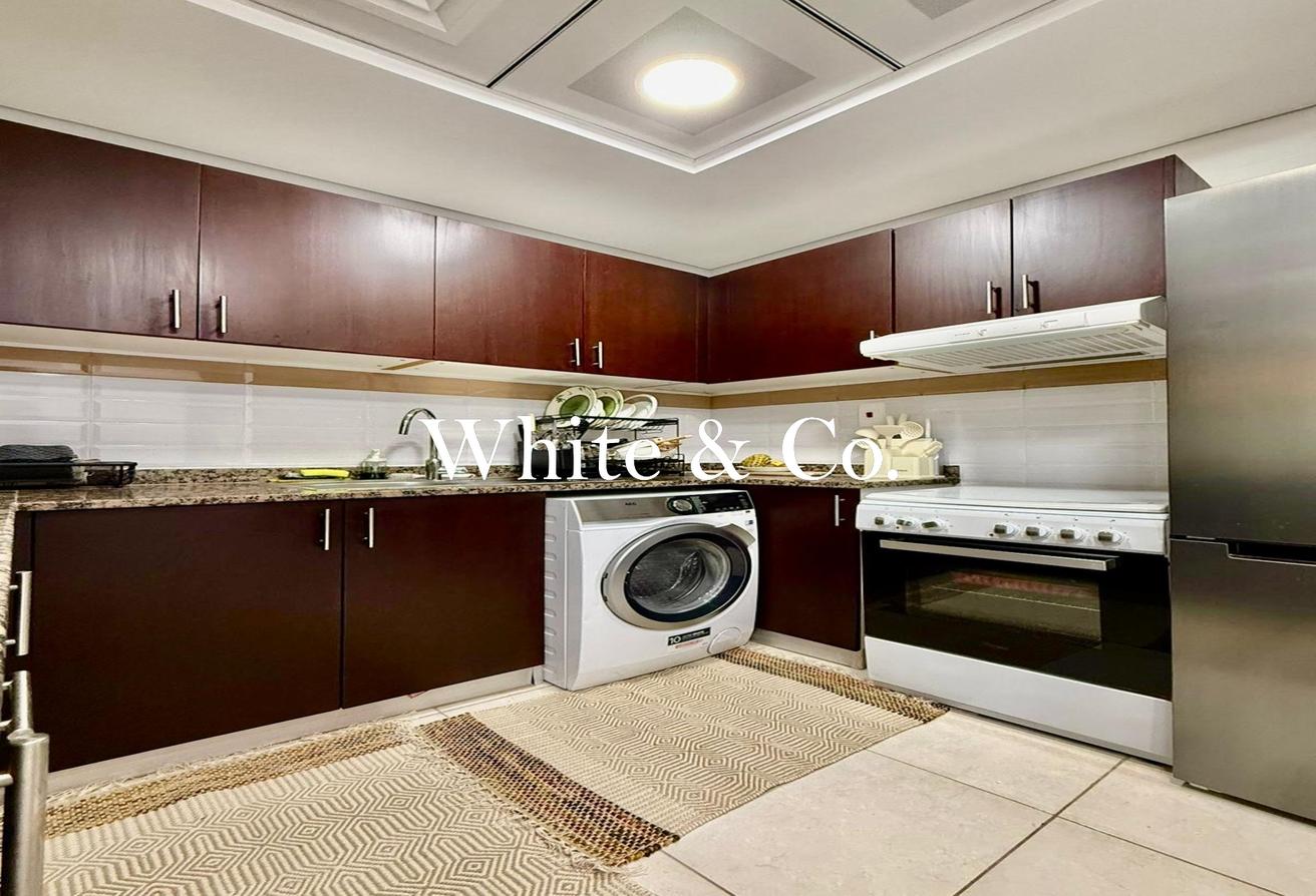 HIGH FLOOR | VIEWS | VACANT | FURNISHED photo 6