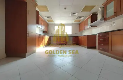 Villa - 6 Bedrooms - 7 Bathrooms for rent in Khalidiya Centre - Cornich Al Khalidiya - Al Khalidiya - Abu Dhabi