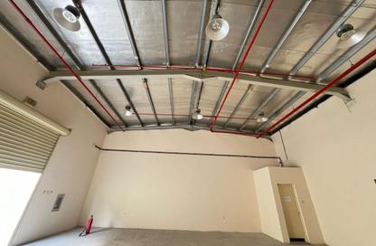 Warehouse - Studio - 1 Bathroom for rent in Al Sajaa Industrial - Al Sajaa - Sharjah