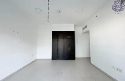 Apartment - 1 Bedroom - 3 Bathrooms for rent in Al Waleed 5 Building - Al Karama - Dubai Apartment - 1 Bedroom - 3 Bathrooms for rent in Al Waleed 5 Building - Al Karama - Dubai