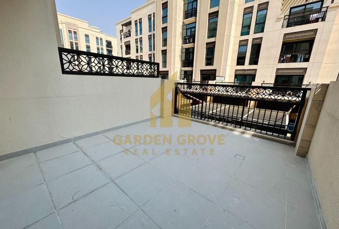 MOZA PLAZA | STUDIO WITH TERRACE | NEAR TO METRO