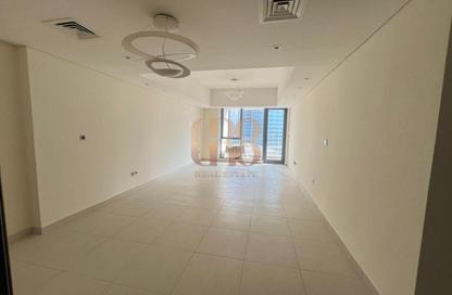 Apartment - 3 - 3 for rent in Bahwan Tower Downtown - Downtown Dubai - Dubai