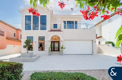 Villa - 5 Bedrooms - 6 Bathrooms for sale in Orange Lake - Jumeirah Golf Estates - Dubai