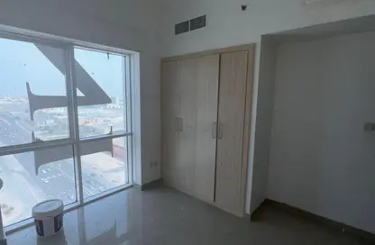 شقة - 2 غرف نوم - 3 حمامات للايجار في برج البوابة 2 - مشيرف - عجمان