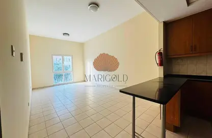 شقة - 2 غرف نوم - 3 حمامات للبيع في مبنى 129 - طراز حديث - ديسكفري جاردنز - دبي