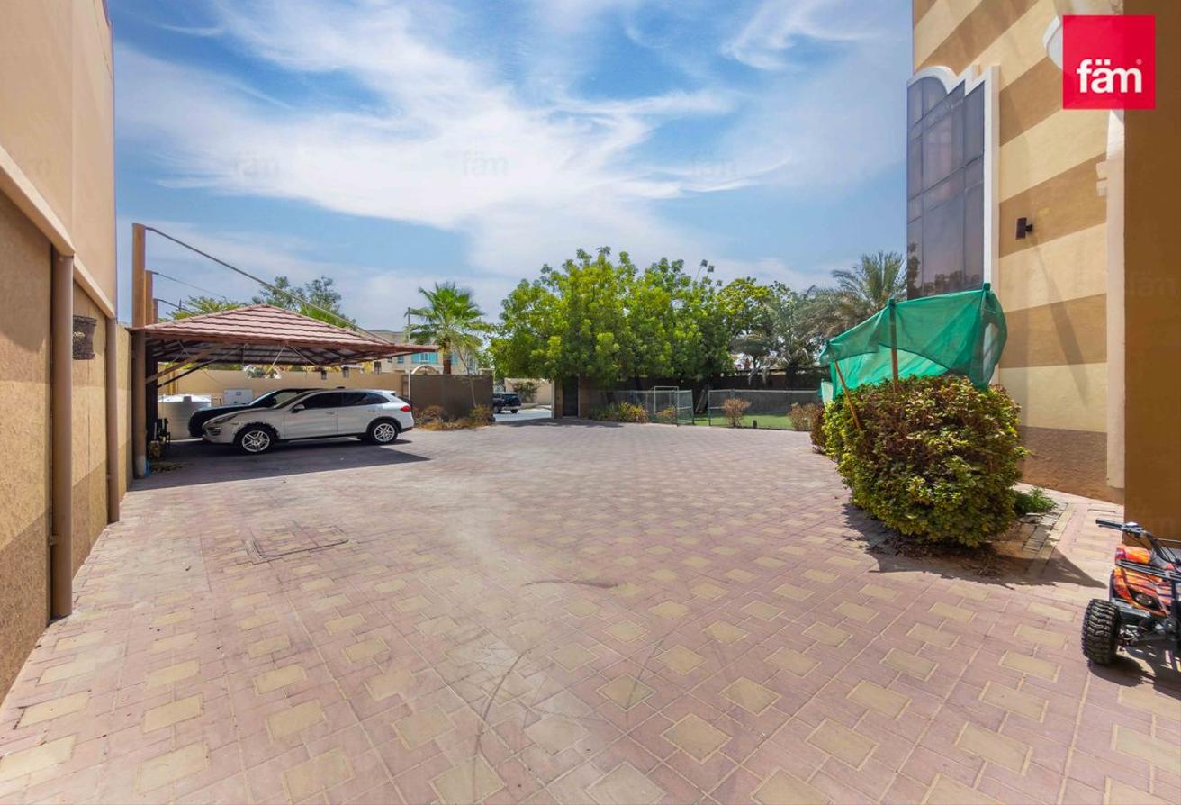 Massive villa | Separate utilities | Private pool photo 23