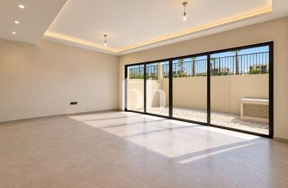 Townhouse - 4 - 3 for rent in Portofino - Damac Lagoons - Dubai
