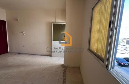 Apartment - Studio - 1 Bathroom for rent in Al Qulaya'ah - Al Sharq - Sharjah