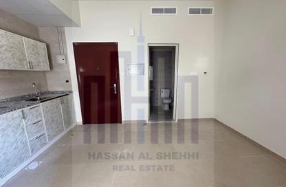 Apartment - Studio - 1 Bathroom for rent in Muwailih Building - Muwaileh - Sharjah