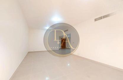 Apartment - 4 Bedrooms - 4 Bathrooms for rent in Golden Sands 9 - Mankhool - Bur Dubai - Dubai