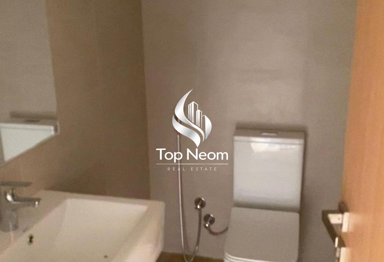 VACANT - MIDDLE UNIT TOWNHOUSE IN PEACEFUL AREA - NEGOTIABLE! photo 7