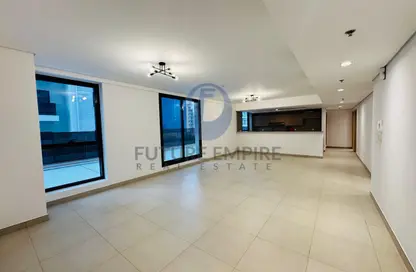 Apartment - 3 Bedrooms - 5 Bathrooms for rent in Haas Building - Jumeirah Garden City - Al Satwa - Dubai