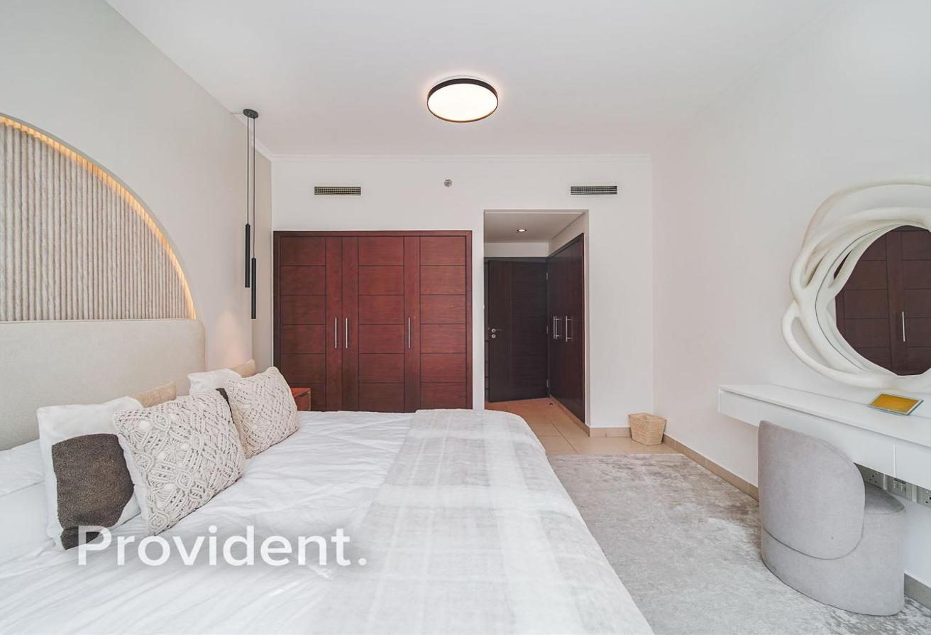 Largest Layout | Furnished | Vacant photo 14