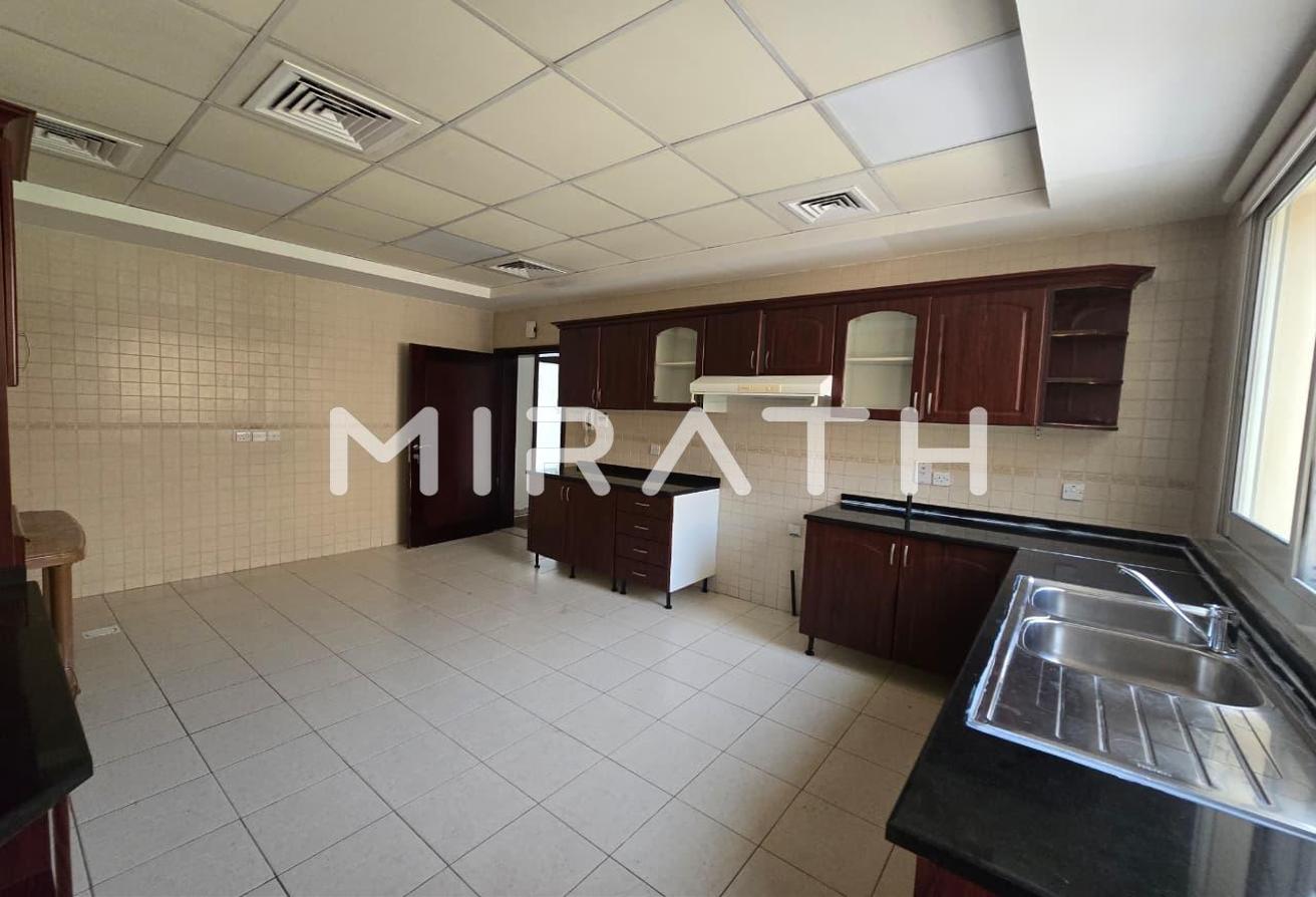 Compound Villa | Shared Pool| Close to beach photo 4