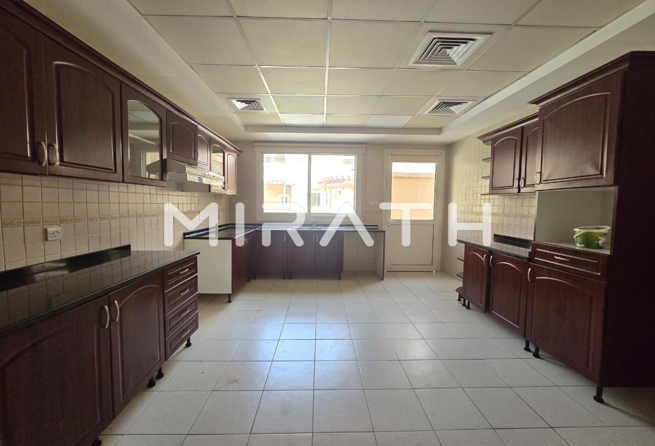 Compound Villa | Shared Pool| Close to beach photo 3