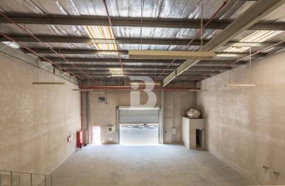 Warehouse - Studio for rent in Umm Ramool - Dubai