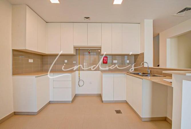 107737104 - Property Image 3