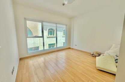 Apartment - 1 - 2 for rent in Muwaileh - Sharjah