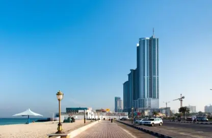 شقة - 2 غرف نوم - 4 حمامات للبيع في برج الكورنيش - طريق كورنيش عجمان - عجمان